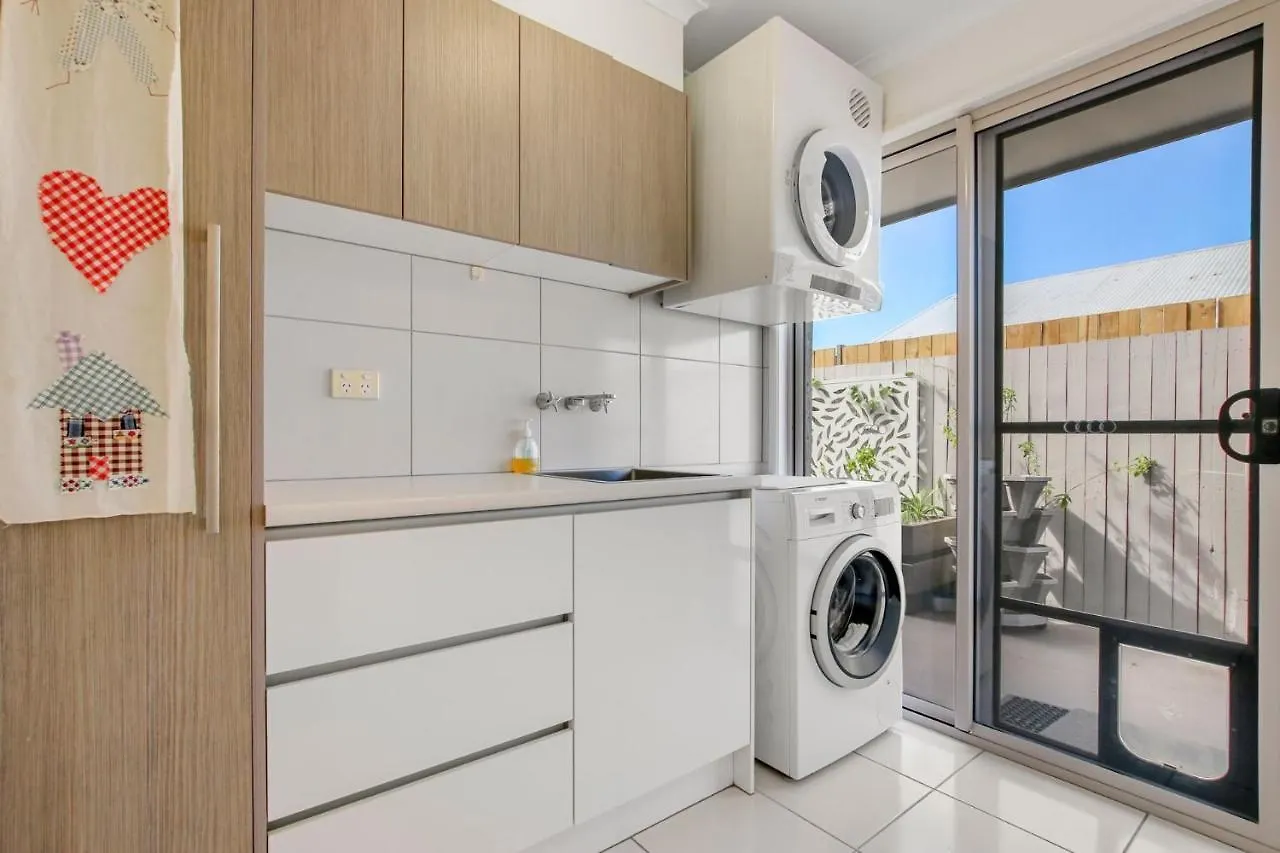 Monash Street 6, Golden Beach Villa